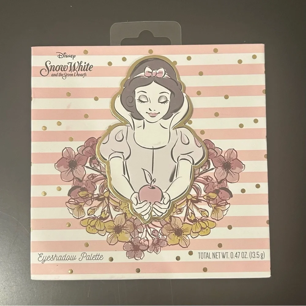 Disney Snow White & the Seven Dwarves - 12 Color Eyeshadow Palette